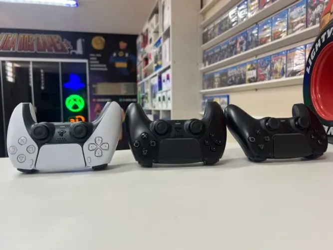 Controle Play 5 - semi novo - 250,00 no dinheiro ou cartao com as taxas da maquina ate 18x