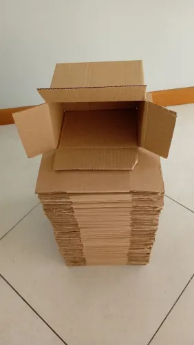 Combo com caixas de papelão 