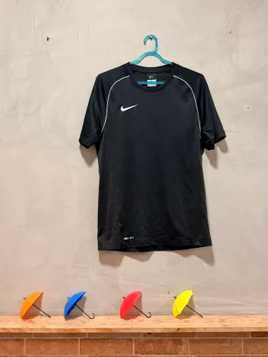 Camiseta Nike dry-fit preta
