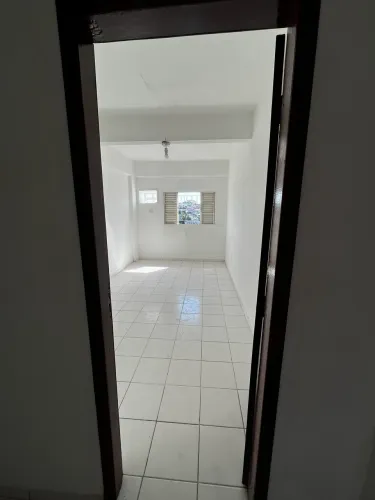 Alugo apartamento lírio do Vale av cel Teixeira