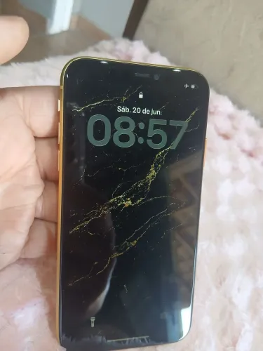 Troco iphone 11 amarelo em outro mod, do meu interesse pode ser Android com volta pra mim.