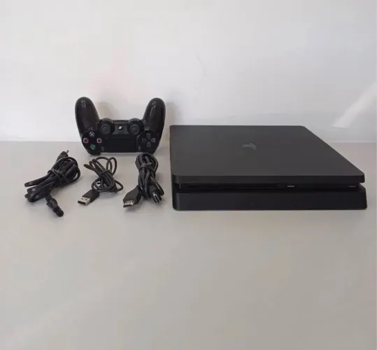 PlayStation 4 1TB + Controle Original - Excelente Estado (Com jogo)