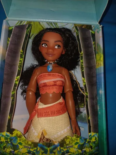Boneca Moana na caixa 