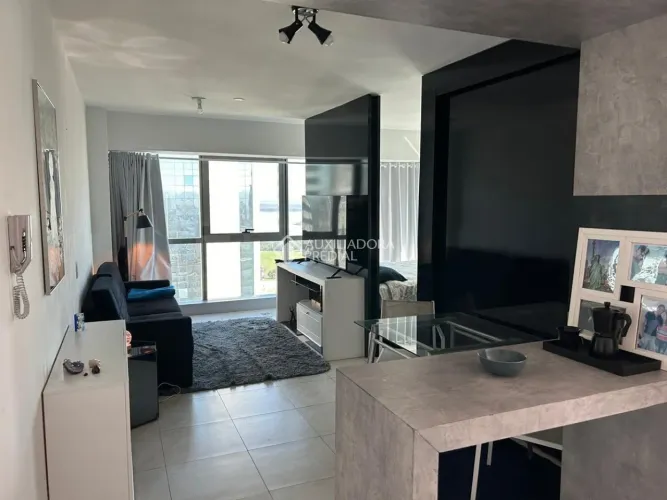 Apartemento à venda em Praia de Belas com 1 dormitório e 47m² de área útil