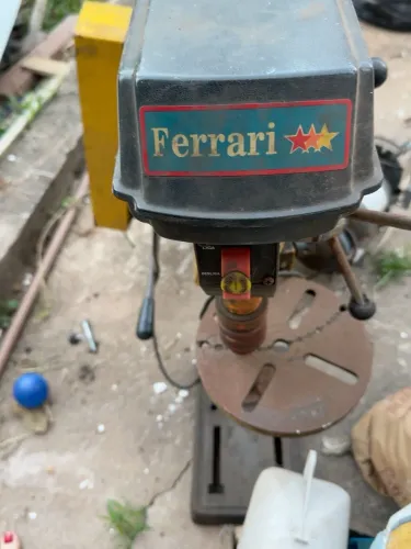 FURADEIRA DE BANCADA FERRARI FGC-16 - 1/2 CV - BIVOLT