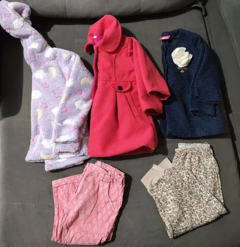 Roupas de menina 3 calçados número 23
