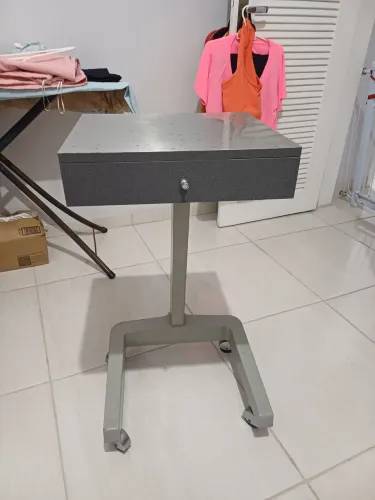 Mesas auxiliares para dentista ou estética