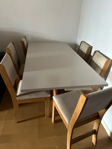 conj de mesa e 6 cadeiras seminovas retirada em aguas lindaa