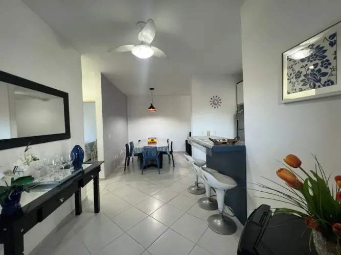 Apartamento na Barra da Lagoa, a poucos metros do Ubatuba Mall e Rua Guarani - Ubatuba - S