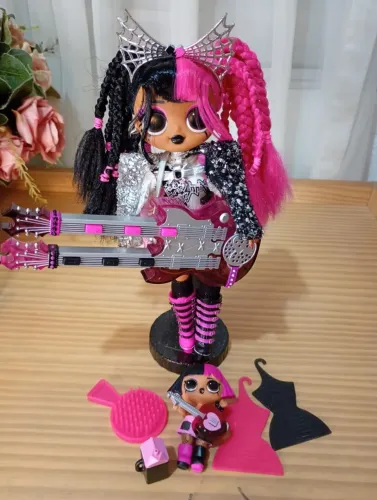 Lol Surprise omg Remix Rock Metal chick fashion doll