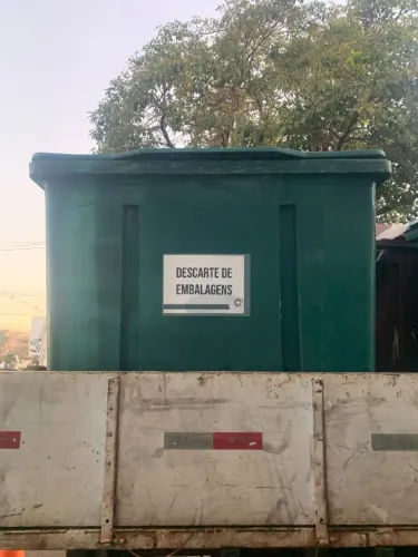 Container para por lixo 1.000 litros.