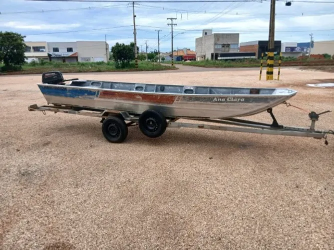 Canoa Marreco do Goiás 5,50 motor 15