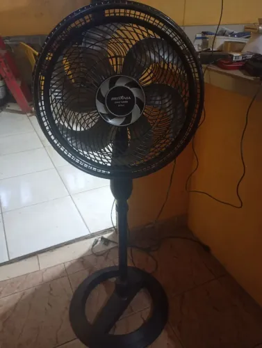 Vendo ventilador de coluna Britânia  estado de novo 