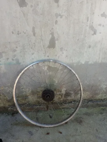 Roda traseira de bicicleta para v-break aro 26 já inclusa com catraca de marcha