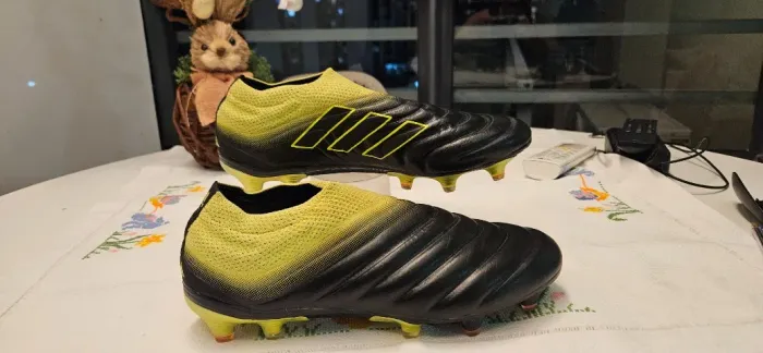 Chuteira Adidas Copa 19+ - Laceless - Couro de Canguru - Preta/Verde - 40BR - Zerada