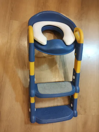 Assento infantil com escada