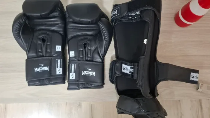 Luva e Caneleira Muay thai/boxe