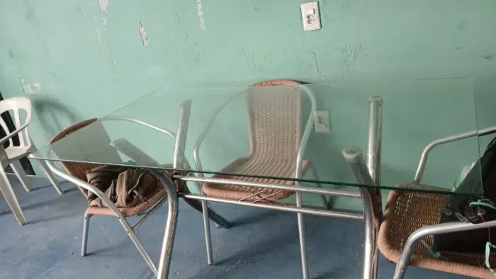 Mesa retangular de vidro