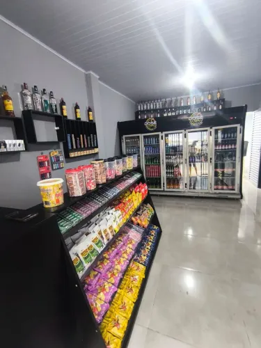 Vendo expositor de 5 portas funcionando perfeitamente
