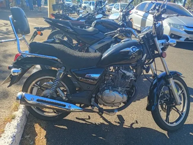 Moto Chopper 150cc com Sissy bar