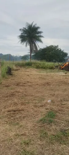 Vende-se lote no Goiabal