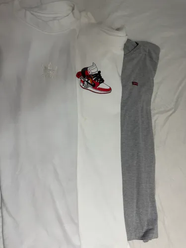 3 camisas XL Adidas, Levi?s e Nike 