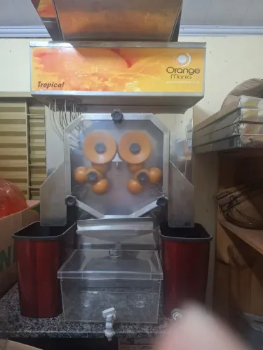 Maquina de Tirar suco da Laranja