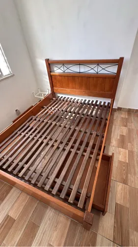 Cama madeira