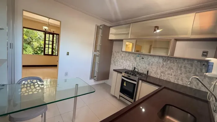Casa/Tipo Apartamento 2/4 em Condomínios Fechados!