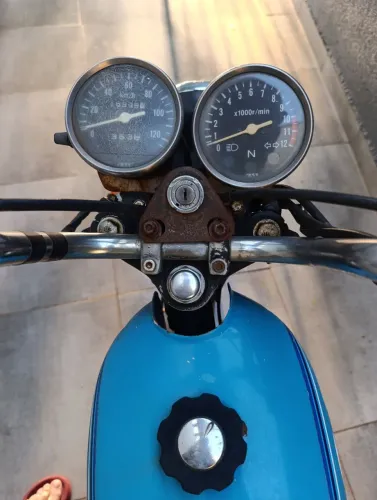 Vendo Honda CG 125 82 bolinha moto está parada