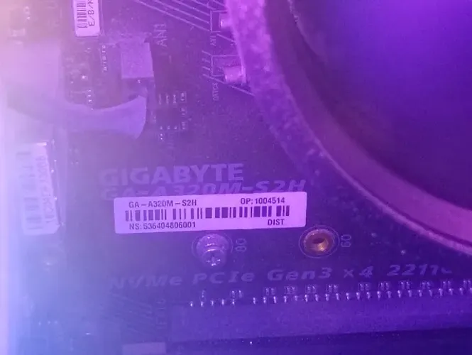 Placa mãe A320m com processador Ryzen 2200g