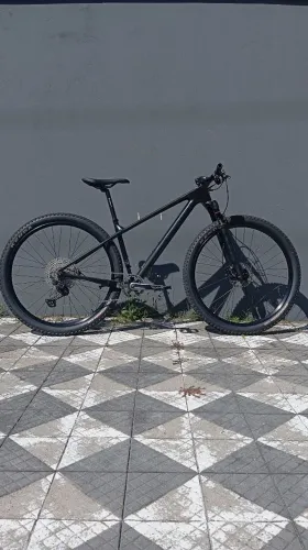 Bicicleta carbono Focus Raven lite t-15