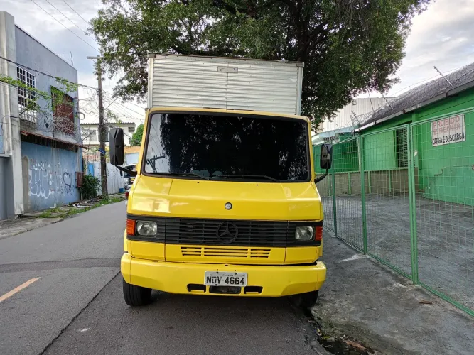 Caminhão 710 plus