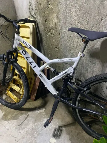Bicicleta bom estado de uso