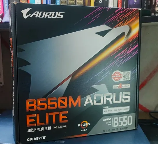 Placa mãe AORUS B550M ELITE