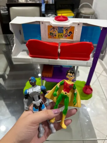 Titans go! torre dos jovens titãs + robin & cyborg
