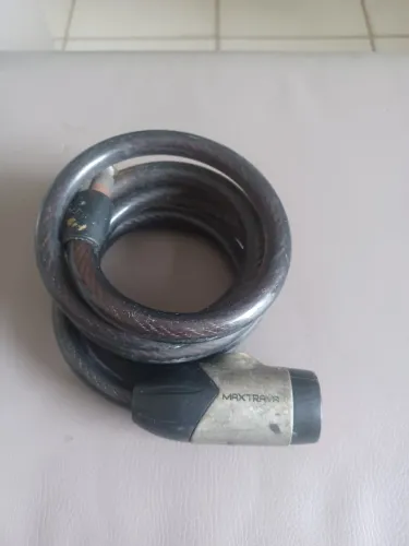 Cadeado para motos/bicicletas.