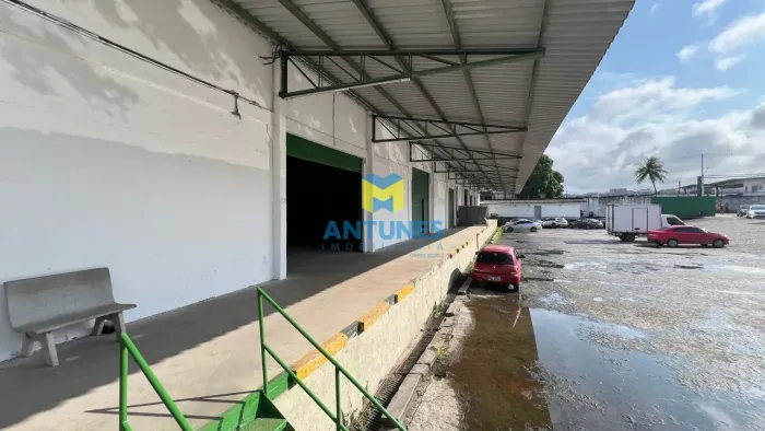 Alugue Galpão em Condomínio próximo da Imbiribeira e Aeroporto, com 2.400m² Doca e Patio
