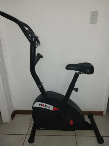 Bicicleta ergométrica magnética vertical dream fitness max V seminova