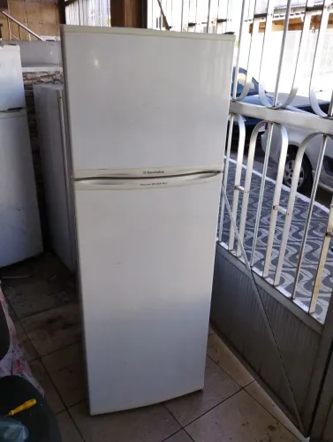 Geladeira Duplex Eletrolux Double 360 Litros 110V
