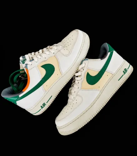 Nike Air Force 1 (8/10)