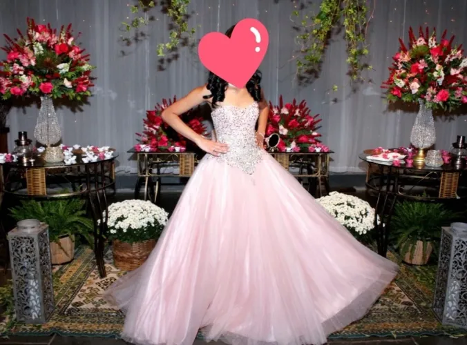 vestido de festa rodado com pedrarias rosê nayara cruz 15 anos