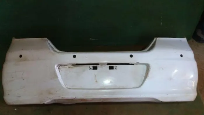 Parachoque Nissan versa 07 a 12