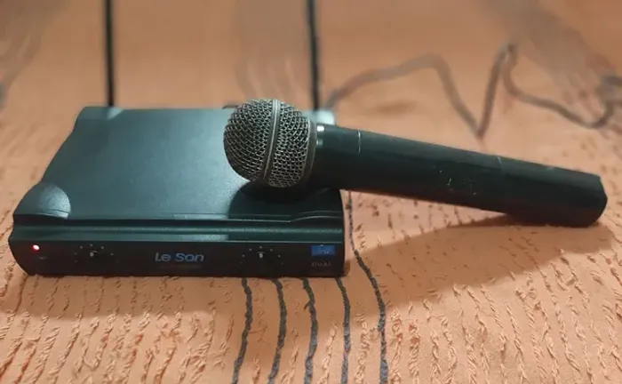 Microfone Sem Fio Le Son Profissional 