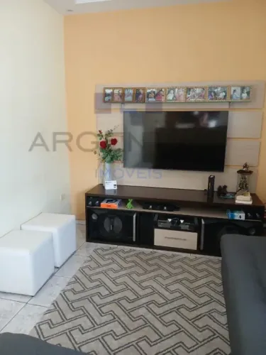 Sobrado três dormitórios Vila Industrial