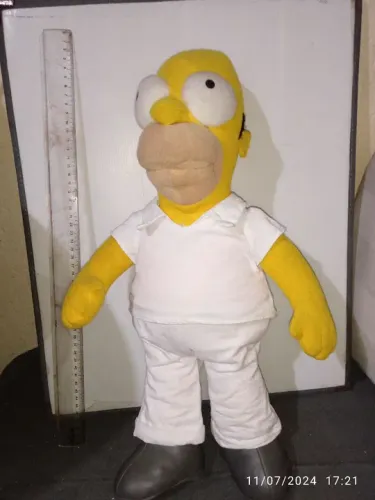 Antigo Boneco Homer Simpson da Applause.Funciona com duas pilhas AA