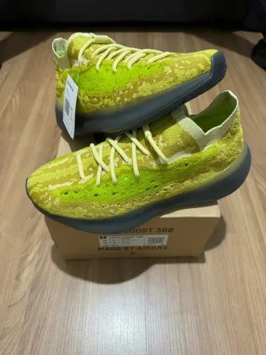 YEEZY BOOST 380 HYLTE