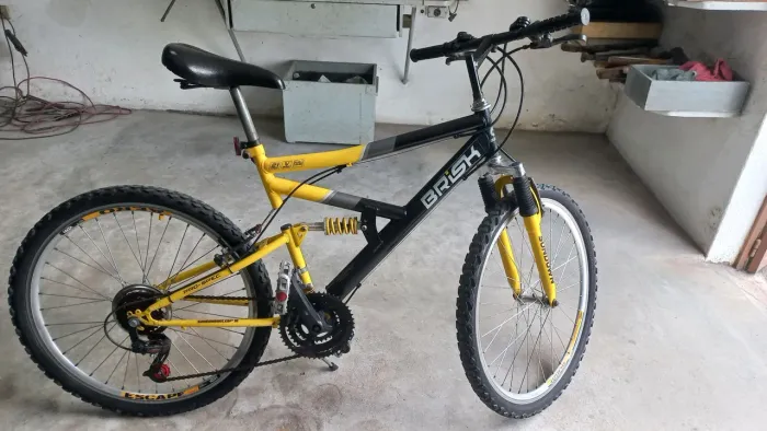Bicicleta masculina adulto - Brisk - preta com amarelo