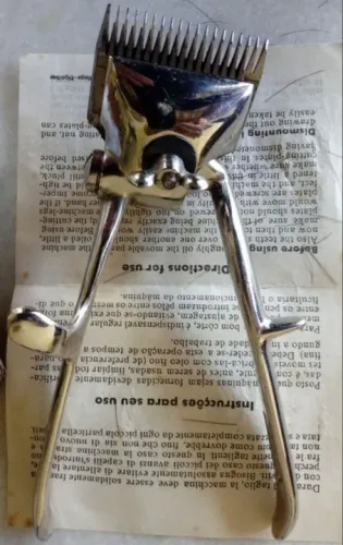 Máquina de Cortar Cabelo Antiga