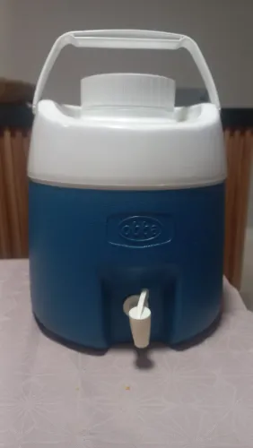 Garrafa térmica 8 litros novo sem uso